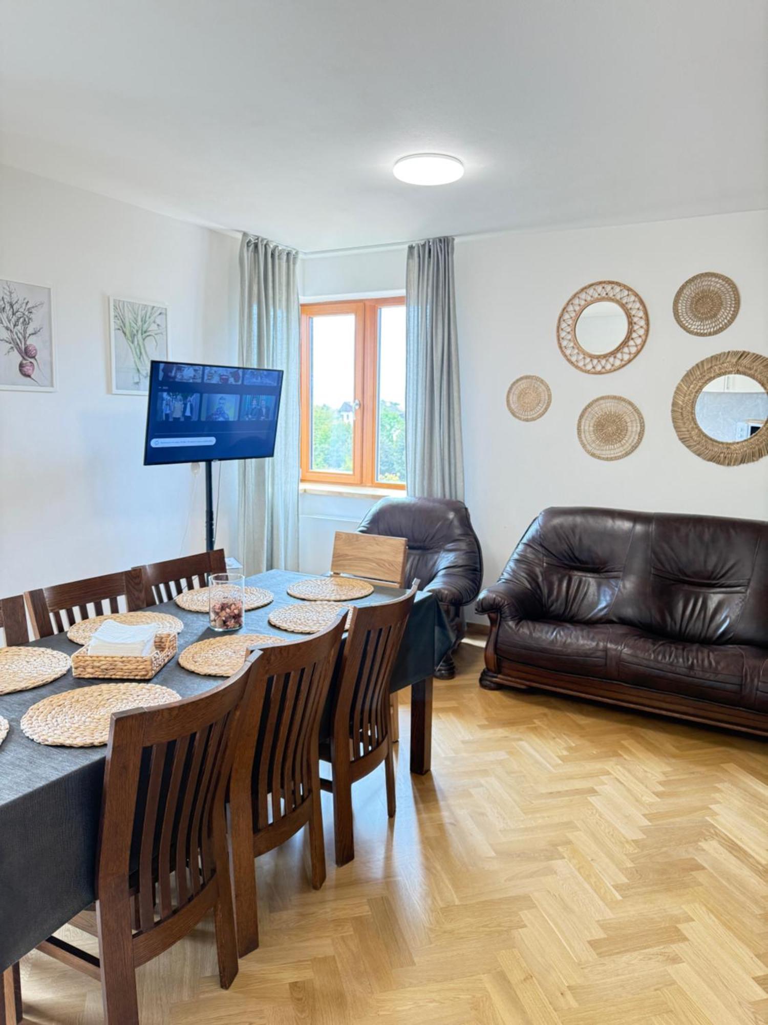Familyvilla, New 4 Luxury Big Apartments, Parking ปราก ภายนอก รูปภาพ