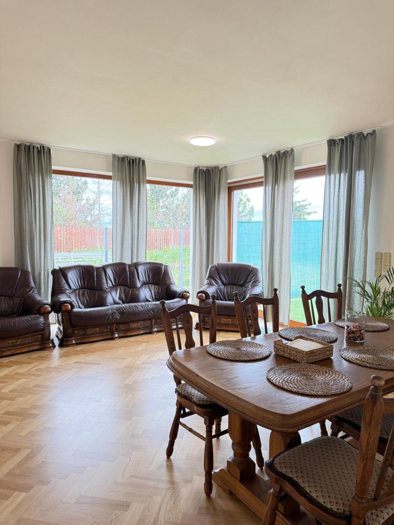 Familyvilla, New 4 Luxury Big Apartments, Parking ปราก ภายนอก รูปภาพ